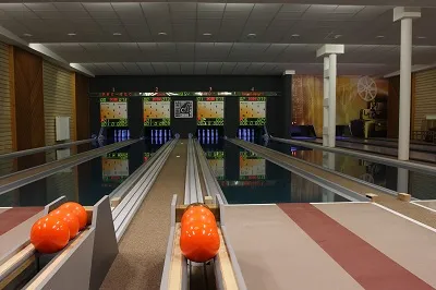 Cinema Bowling Dobřany, dráhy